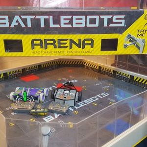 Bedbugs Battlebots Arena w 2 Remote Bots & Hexbug